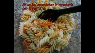 Ensalada de pasta y marisco [upl. by Aveline652]