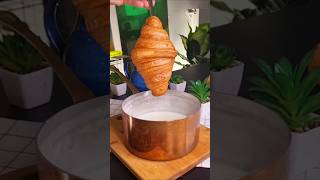 HACK CROISSANT FACILE  recette patisserie croissant snack gateau dessert [upl. by Ezzo]