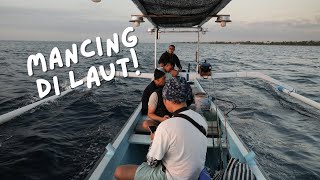 Mancing Di Tengah Laut Pakai Kapal Nelayan [upl. by Mildred]