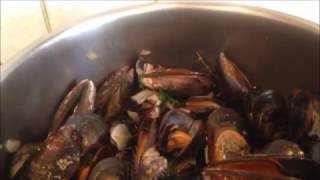 Recette de moules marinières du Gard [upl. by Amadeo]