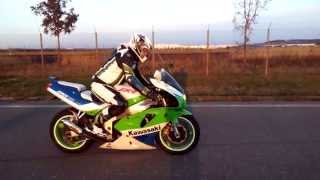 Kawasaki ZXR750 burnout wheelie [upl. by Wilhelmina]