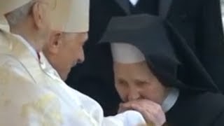 Benedetto XVI partecipa alla cerimonia di canonizzazione di Giovanni Paolo II e Giovanni XXIII [upl. by Koal]