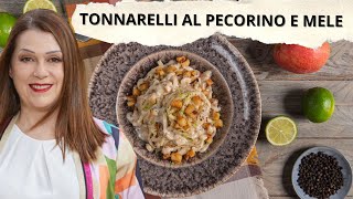 Tonnarelli pasta fresca condita con pecorino e mele [upl. by Lalat]