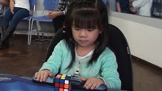 3 years old girl Rubiks Cube Solver 47 seconds [upl. by Swartz]