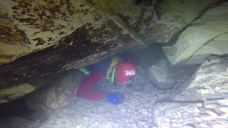 Plongée souterraine  désobstruction de la source de Ladoux 34 [upl. by Cirdec]