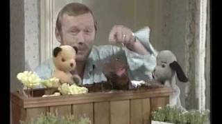 The Sooty Show  Gardeners for Hire  Part Two [upl. by Lin]