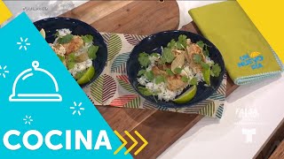 Recetas de cocina Cómo hacer un Pollo en Curry Verde  Un Nuevo Día  Telemundo [upl. by Mckenna487]