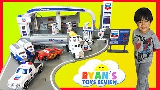 Tomica Chevron Gas Station PlaySet with Disney Cars Toys [upl. by Woods904]