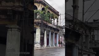 Por las calles de La Habana Cuba 🇨🇺 cualquiera diría que es un país en guerra [upl. by Enaile548]