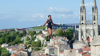 Festival Cirque dété  une funambule jusqu’au sommet du Donjon [upl. by Ygiaf]