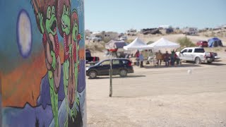 Take a look under the lid of the World Famous Tolbert Chili Cookoff in Terlingua Texas [upl. by Suolevram]