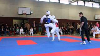 Taekwondo Osterturnier TGBiberach Talha rot vs Steve blau [upl. by Aicemat]