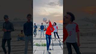 ঘুরচ্ছে ফুটবল বিভিন্ন স্টাইলে😃rsyasinraj foryou reels football skills freestyle video [upl. by Anavlis]