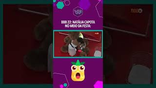 BBB 22 NATALIA CAPOTA NO MEIO DA FESTA 🤣 Shorts  Virou Festa [upl. by Raeann]