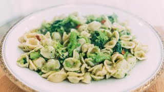 Orecchiette con le cime di rape  Ricetta originale Pugliese [upl. by Grey]