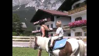 Urlaub auf dem Bauernhof Hausvideo Ahrnerhof [upl. by Ligriv524]