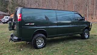 2005 Chevy Express Extended 3500 4x4 Quigley Engine Idling Lights on [upl. by Ataga]