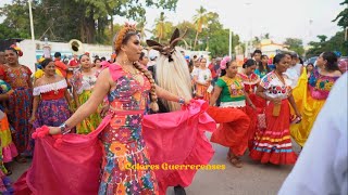 Así se viven las despedidas de soltero en la Costa Chica  Paseo de las ´Mojigangas´ en Cruz Grande [upl. by Damalas]