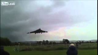 Vulcan Bomber Fly by With real Howl noise  pure sound [upl. by Ailes]