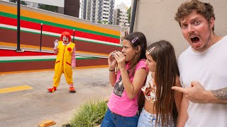 Espionamos o Ronald McDonald do Mal e descobrimos que… [upl. by Pomeroy291]