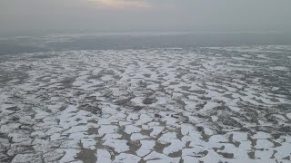 中国最大の砂漠、タクラマカン砂漠の雪景色 [upl. by Auqinat]