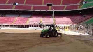 Livellamento top soil a lama laser levelling top soil with laser controlled blade [upl. by Yelehsa]