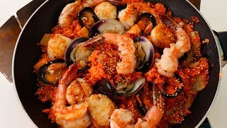 Kimchi Fried Rice with Seafood Haemul kimchi bokkeumbap 해물김치볶음밥 [upl. by Enicar4]