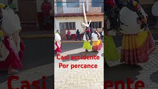 Casi accidente en el desfile del 20 de Noviembre humormexicano humorlatino humor comedia [upl. by Jaynell821]