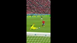 FALTOU FAIR PLAY GOLEIRO SENTE O TENDÃO E VARGAS FAZ O GOL  CHILE X BOLÍVIA  shorts  sportv [upl. by Radack260]