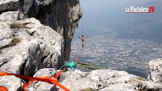 Extrême  ils jouent les funambules à 300 mètres du sol [upl. by Germann461]