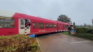 Spoorwegovergang Delden  Dutch railroad crossing [upl. by Behlke]