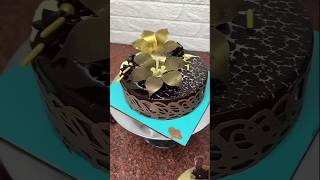 Chocolate flavour garnish Cakes video cake viral cakedesign birtdaycake food [upl. by Linnie]