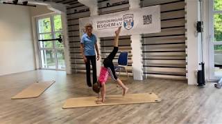 Kinder lernen – KiB 7 “Seilspringen Vorwärtsrolle Handstand amp Ballkoordination“ [upl. by Ennagem]