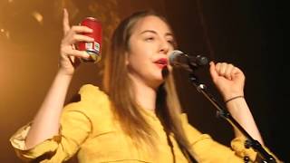 715 HAIM  Este Has a Sugar Crash  Want You Back  Aragon Ballroom 2 Chicago 51218 [upl. by Haelat]