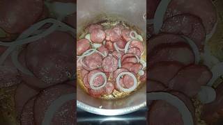 O almoço de hoje foi Salada de brócolis e linguiça calabresa acebolada Olha que delícia 😋 [upl. by Atined370]