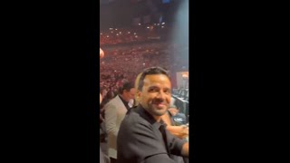 LUIS FONSI DISFRUTA DE LA BIKINA EN CONCIERTO DE LUIS MIGUEL 2023 [upl. by Alyakam]