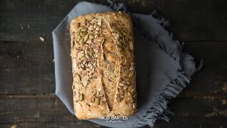 Glutenfreies Low Carb Brot Rezept ohne Mehl und viel Eiweiß [upl. by Aracot]