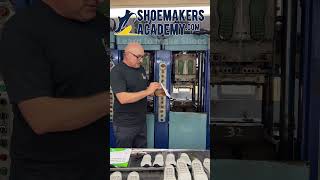 Shoemaker Wade Motawi tours a highquality TR injection shoe sole factory in South China [upl. by Assin252]