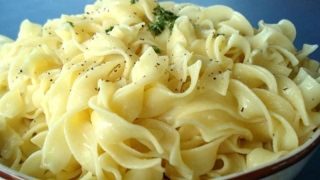 Buttered Garlic Noodles With A Dash Of Lime [upl. by Finnie]