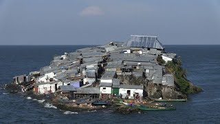 Migingo Island a rocky marriage between Uganda and Kenya [upl. by Gamber]