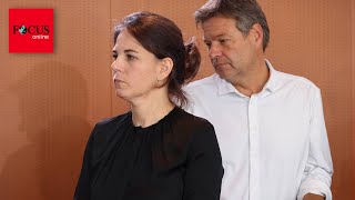 Grüne fallen in neuer Umfrage auf tiefsten Wert seit 5 Jahren [upl. by Riggs]