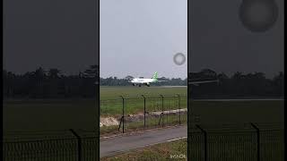 DetikDetik 2 Pesawat Landing amp Take Off [upl. by Arrac]