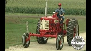 International Farmall 350 Diesel Tractor  Classic Tractor Fever [upl. by Bohun826]