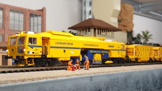 Amazing Kibri Plasser amp Theurer Dynamic Tamping Express 093X MOW [upl. by Orelee707]