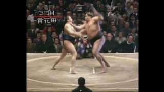 Akebono vs Takahanada  Hatsu 1992 曙 対 貴花田 [upl. by Kutchins]