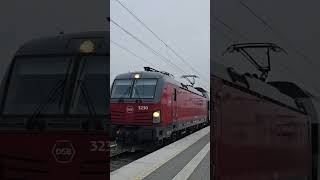 Siemens Vectron og dobbeltdækkervogne på Køge Nord Station danmark trainspotting train dsb [upl. by Bridget]