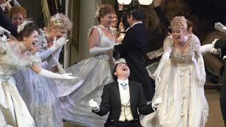 The cast at the Wiener Staatsoper sings Im Feuerstrom der Reben from DIE FLEDERMAUS [upl. by Aliehs589]