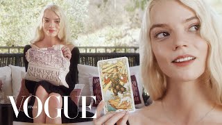 La borsa di Anya TaylorJoy  Vogue Italia [upl. by Vasilek648]