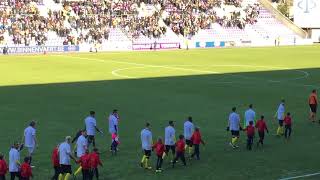 Eerbetoon Beerschot Wilrijkfans voor materiaalman Joske Van Hout [upl. by Akselaw563]