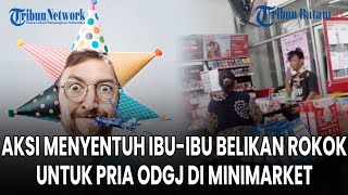 Aksi Menyentuh IbuIbu Belikan Rokok untuk Pria ODGJ di Minimarket [upl. by Mitzie]